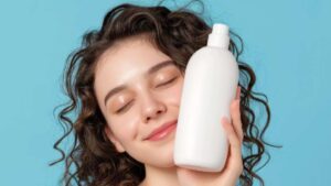 آیا استفاده مداوم از شامپوهای ضدریزش مؤثر است؟